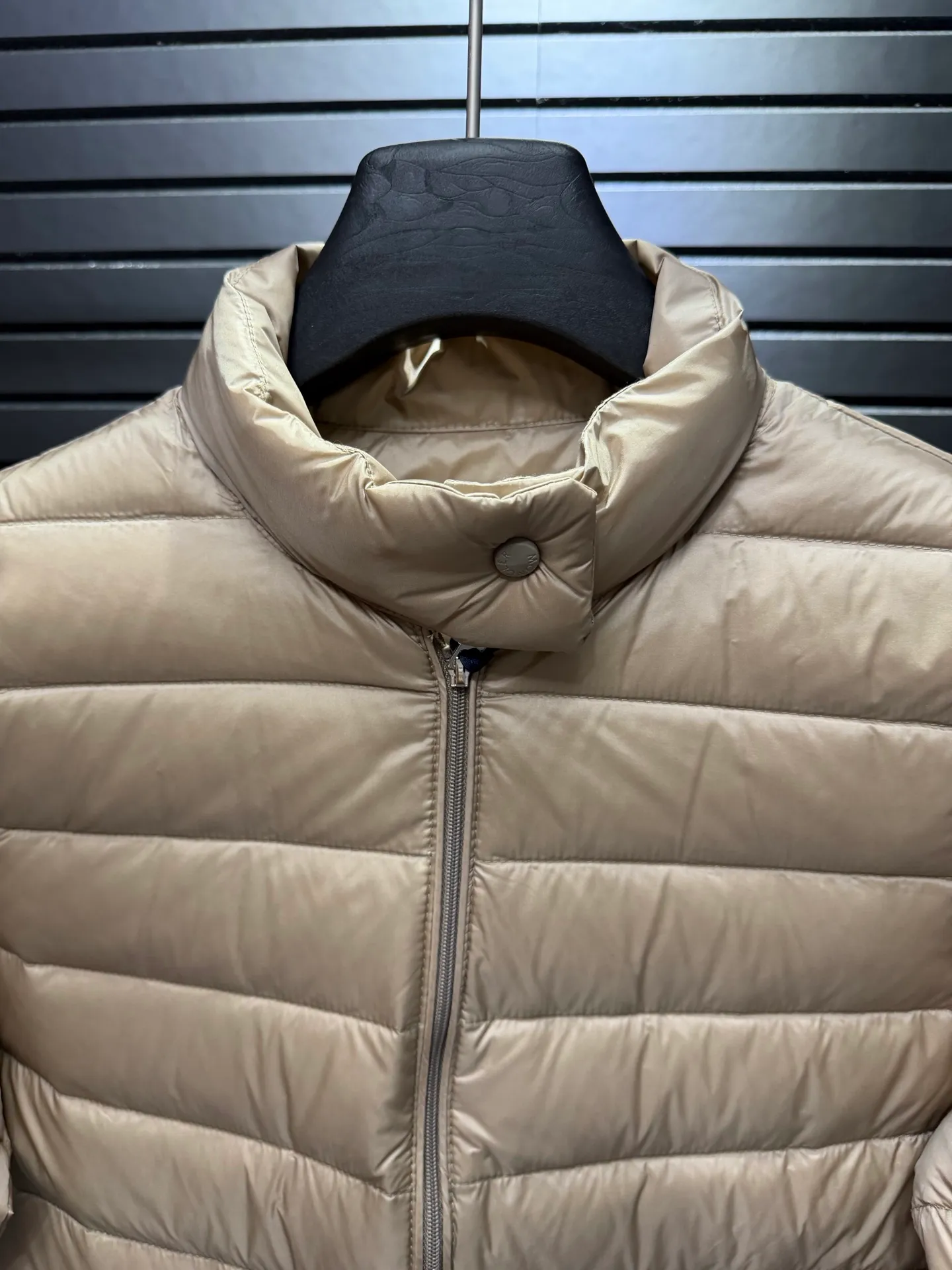 Moncler Same Style Lans Same Style ， 。 ， ; ， ， ， ：Black Khaki Beige Light Blue Light Pink White Size：1234